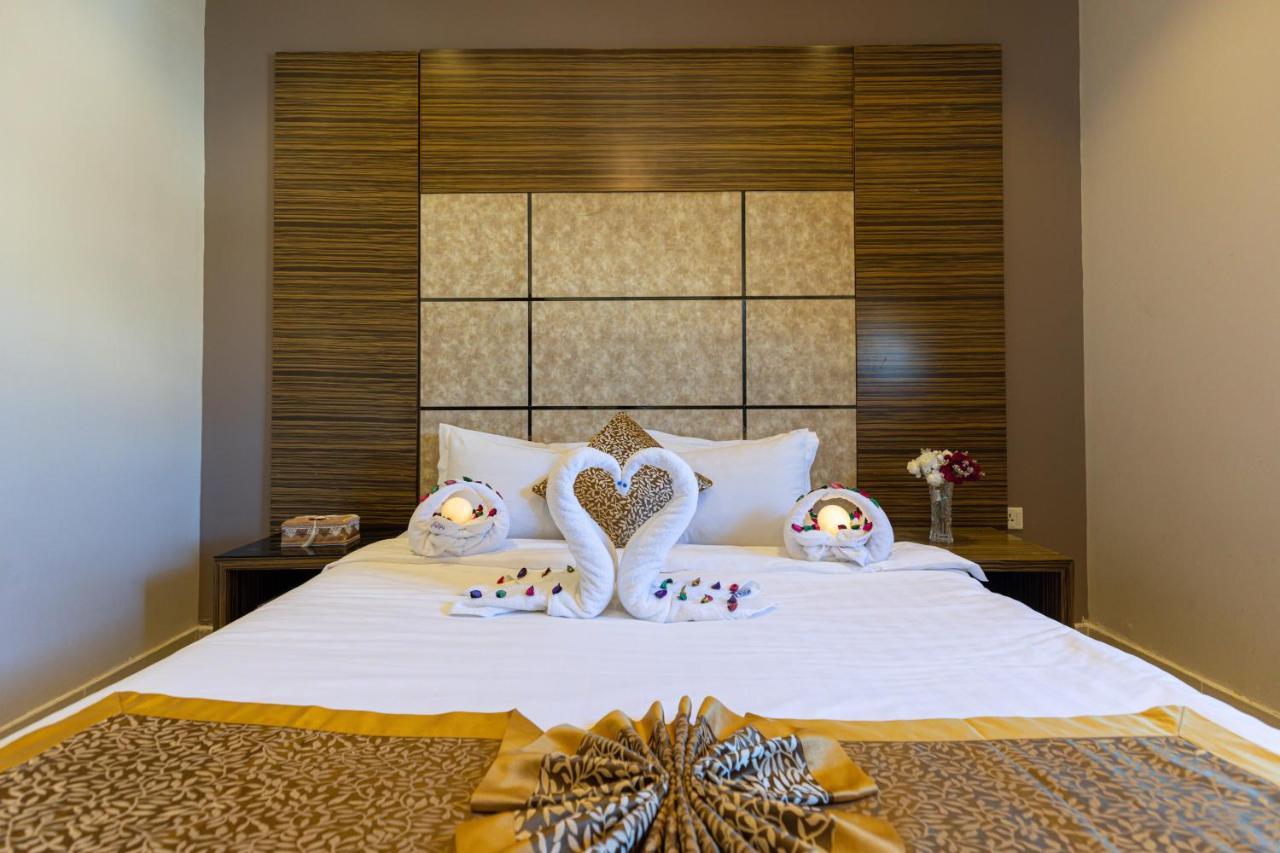 Iwan Alandalusia Hotel suites Almarwah Jeddah Bagian luar foto